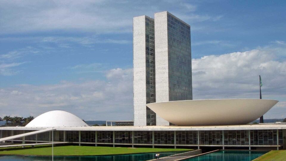 Medidas no Congresso tentam 'burlar' controle de despesas