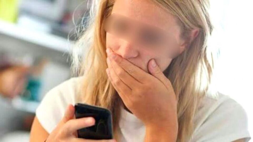 Mulher leva surra ao ver fotos do marido com a amante