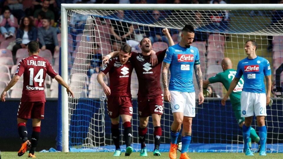 Napoli vacila e deixa Juventus com a mão na taça do Italiano