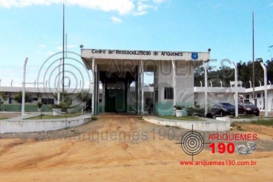 Oito detentos fogem do novo presídio em Ariquemes