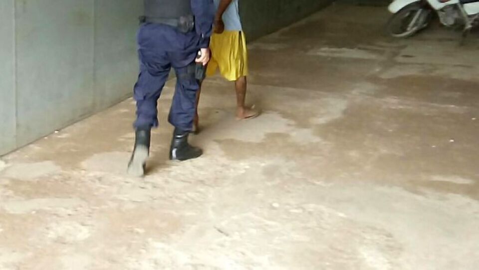 PM prende suspeito que tentou assaltar aluno próximo a escola