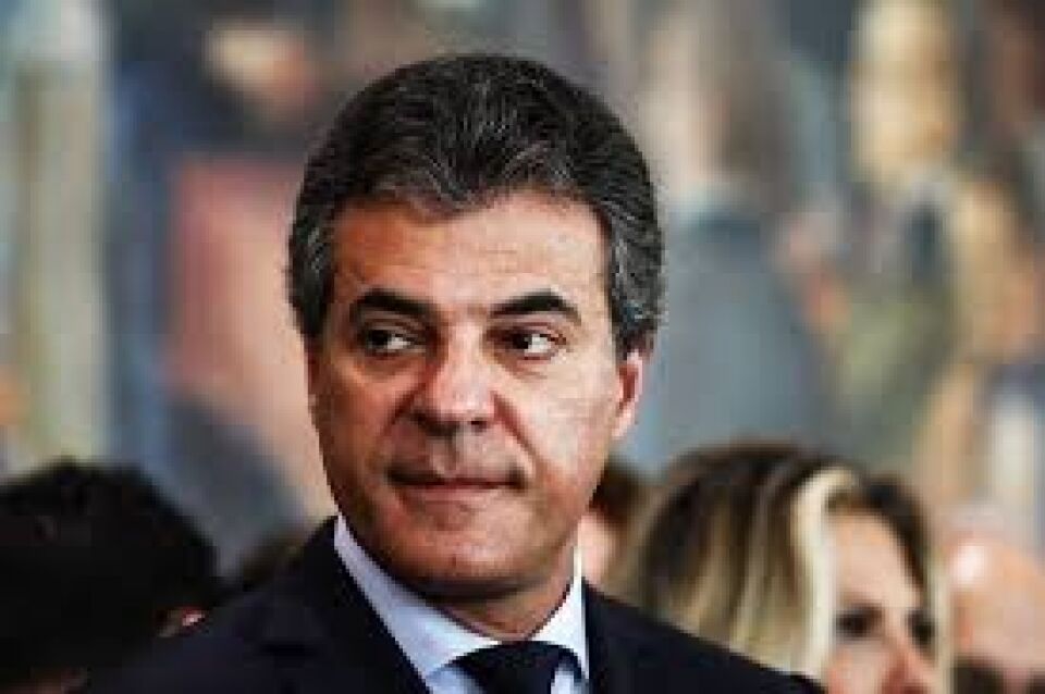 Presente de R$ 164,5 mil da Volks complica Beto Richa no Paraná