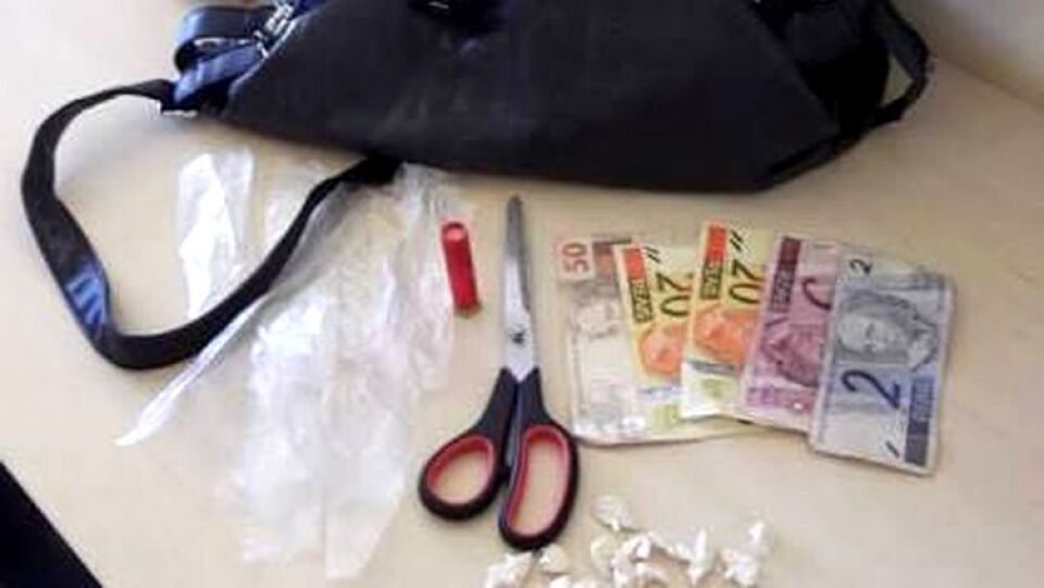 PM flagra tráfico de drogas em mercado na zona Sul e suspeito é preso