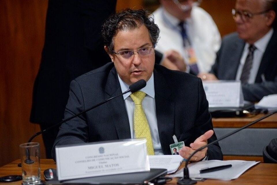 Relatório sobre projetos que tratam de fake news pode ser votado no CCS