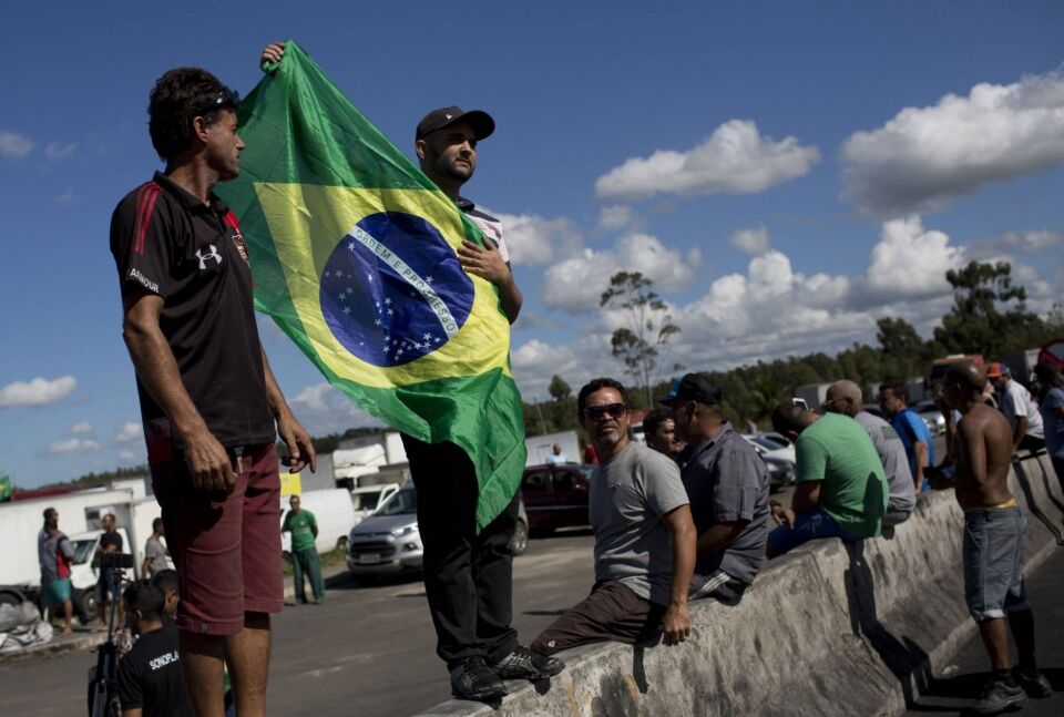 Perdeu quem apostou em solução militar para a crise política