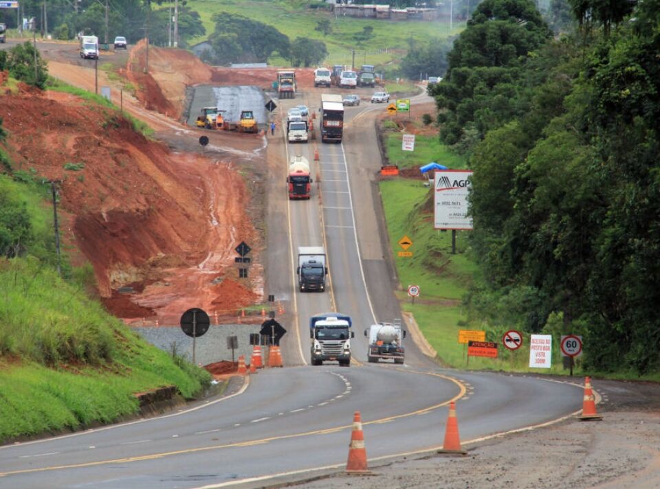 Governo corta R$ 366 milhões em obras de rodovias para reduzir o diesel