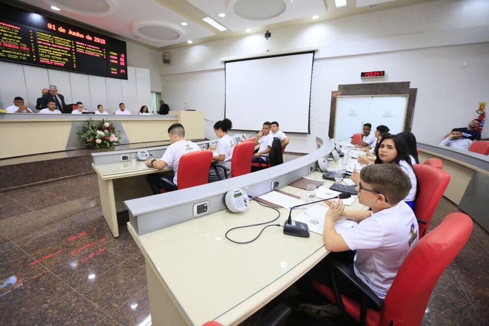 Assembleia Legislativa sedia parlamento mirim no Deputado por Um Dia