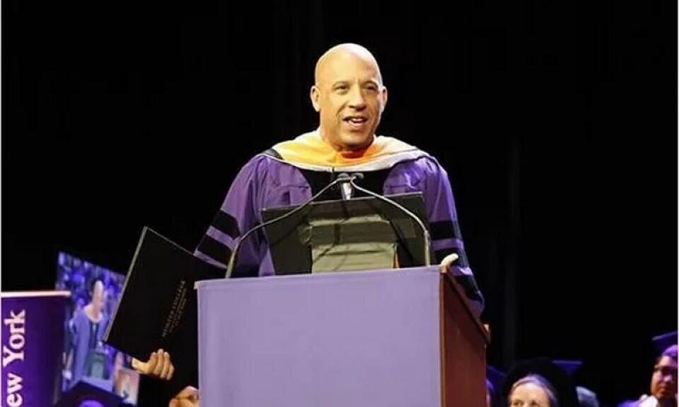 Com diploma, Vin Diesel agradece à mãe por não ter abortado