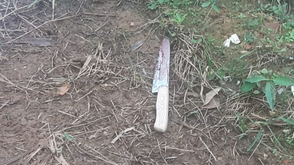 Homem é linchado por populares após matar a esposa com várias facadas