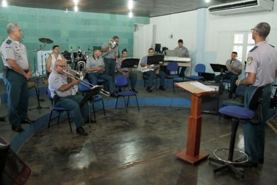 Banda da PM precisa de sopristas