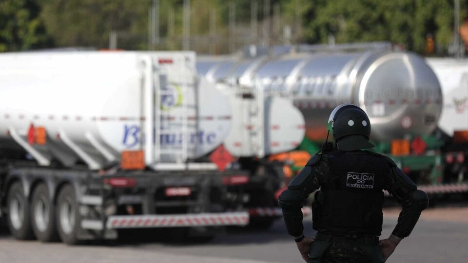 Abastecimento está 'completamente normalizado', diz governo