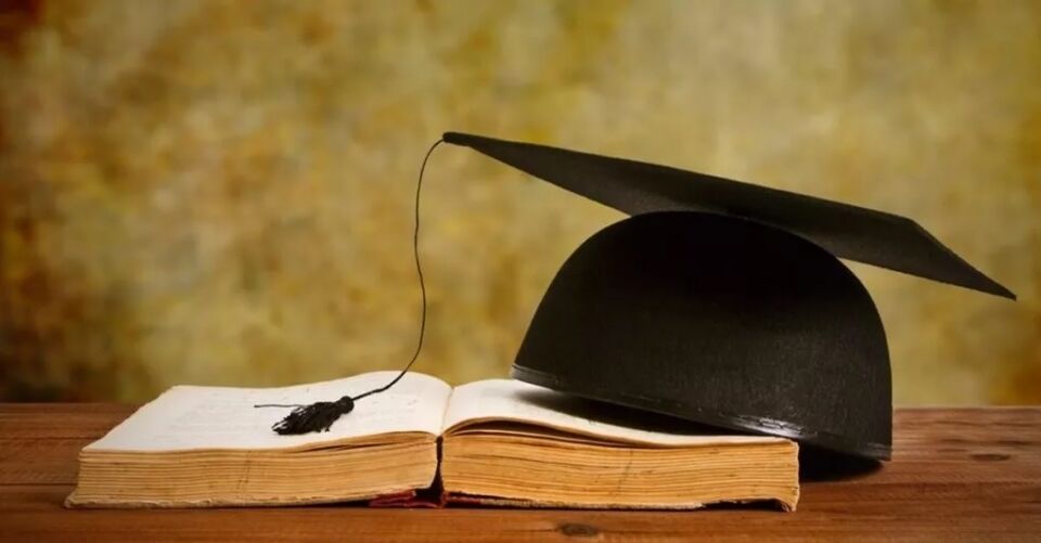 Justiça extingue ações de acadêmico que queria título sem o TCC