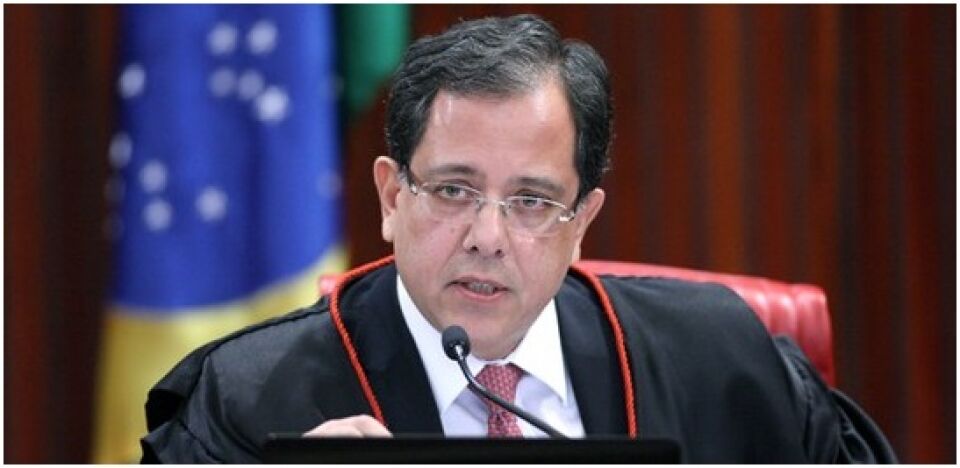 pela primeira vez aplica norma que coíbe notícias falsas na internet