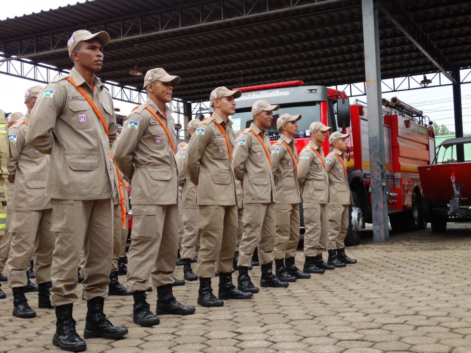 Corpo de Bombeiros de Rondônia recebe novos caminhões de combate a incêndio e equipamentos de segurança