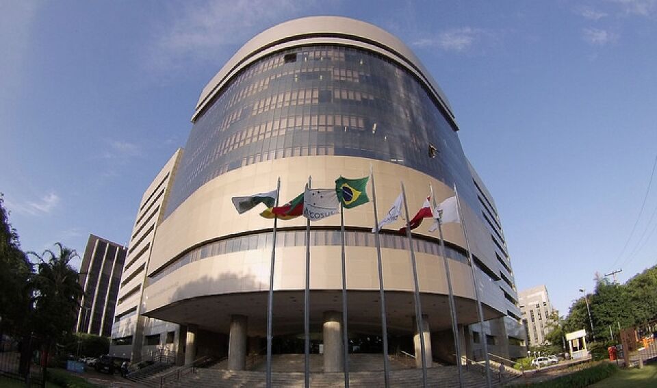 Tribunal responsável pela Lava Jato muda expediente durante a Copa