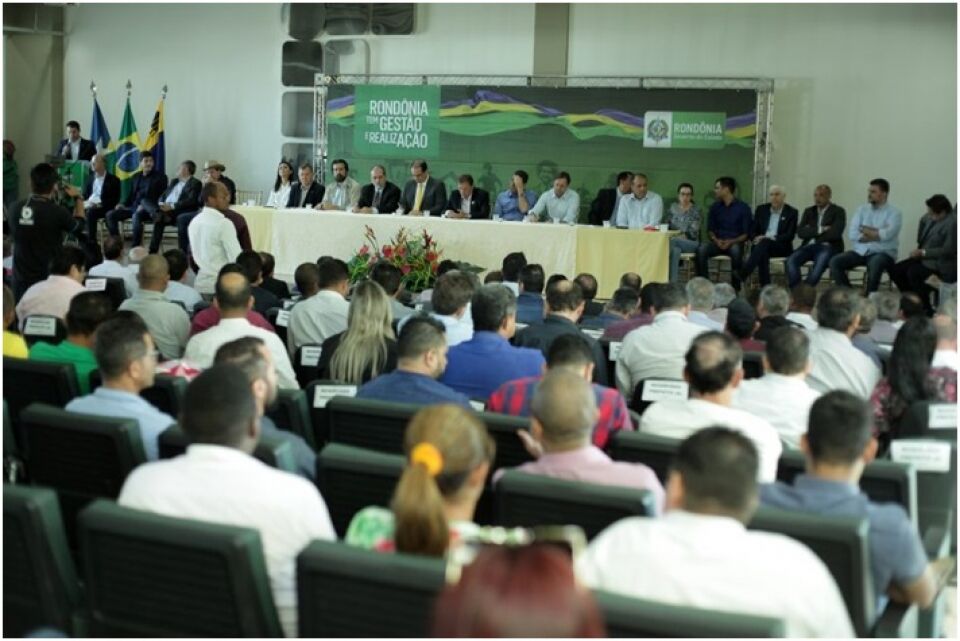 Estado e Municípios assinaram convênio de R$ 150 milhões destinados pela bancada federal