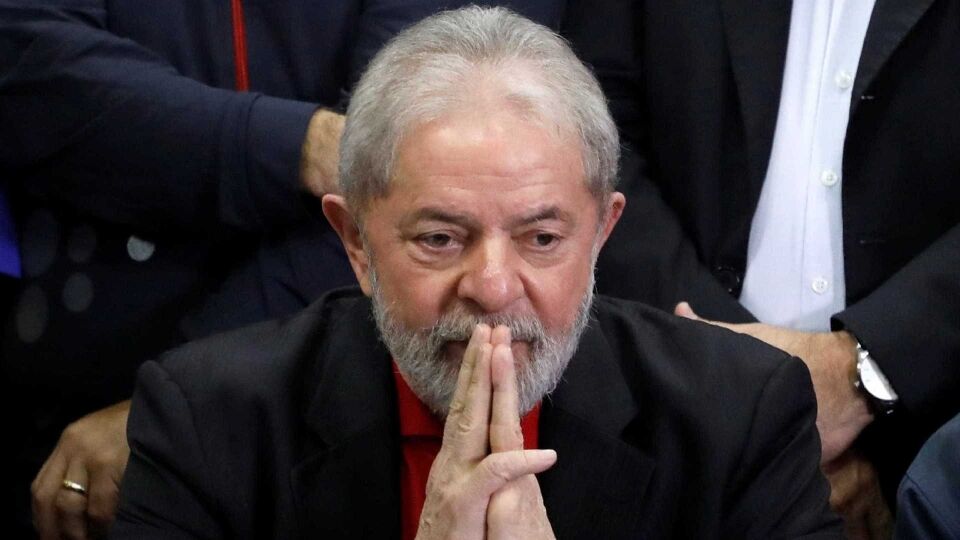 'Não me conformo com a minha situação', diz Lula em carta a petistas