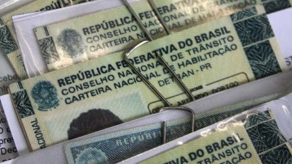 Quando a Justiça pode determinar suspensão da CNH de devedores?