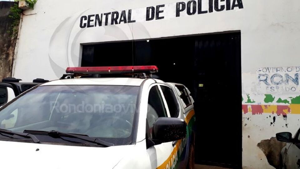 Passageiro é preso se masturbando dentro de ônibus na frente de jovens