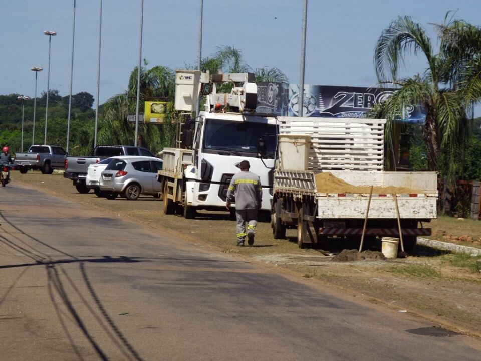 Prefeitura retoma iluminação da Vila Ferroviária nesta terça 12