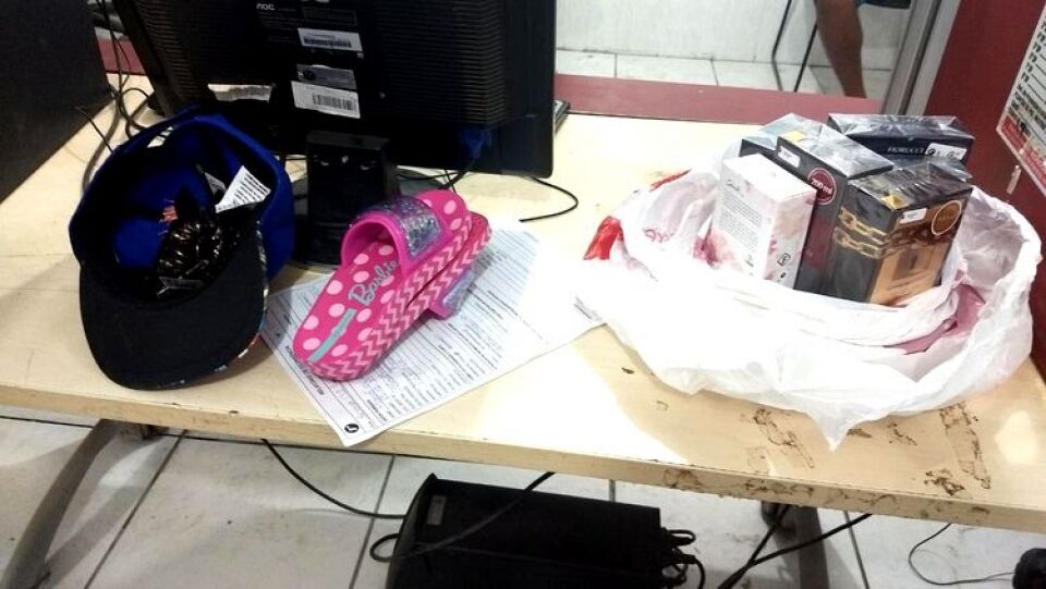 Casal é preso praticando arrastão em loja no shopping da capital