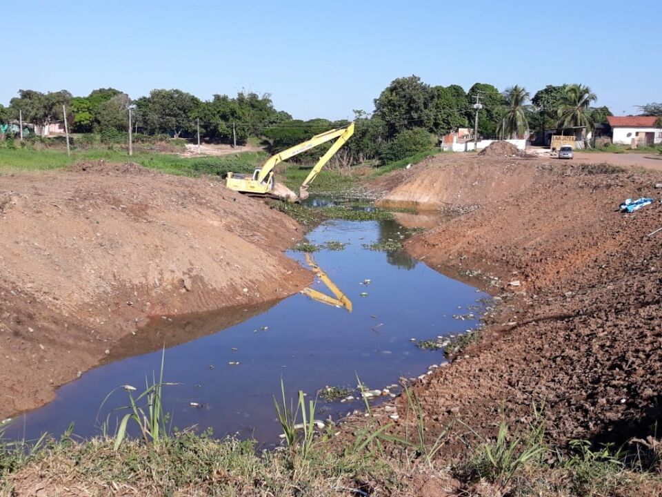 Limpeza do canal Santa Bárbara será concluído nesta quarta