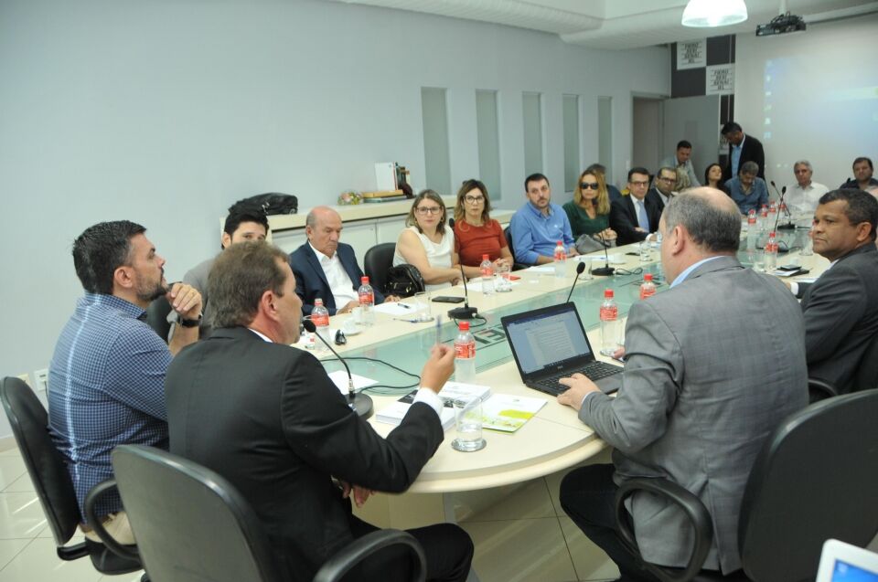 Reunião discute criação do Conselho Municipal para o Desenvolvimento Econômico do Município