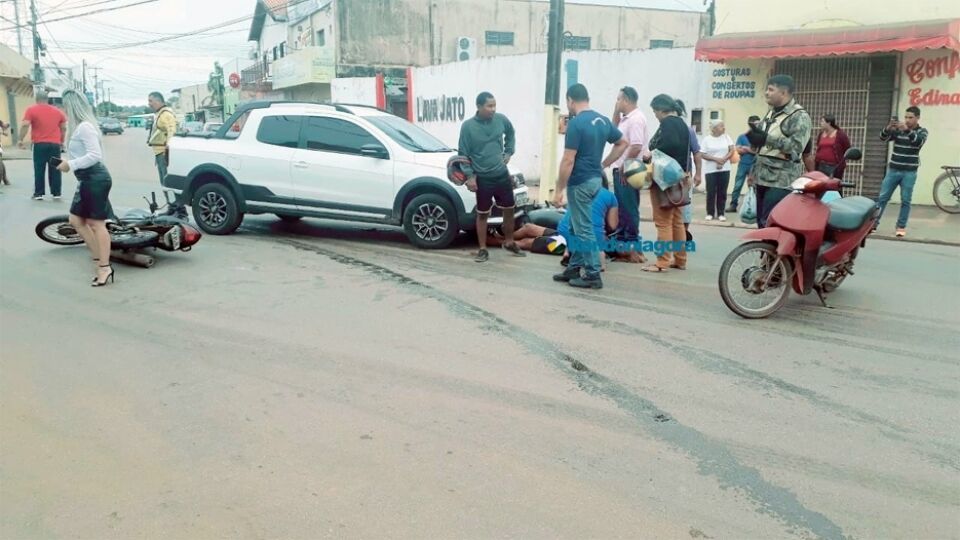 Quatro veículos se envolvem em acidente por causa de óleo derramado em pista da Zona Sul