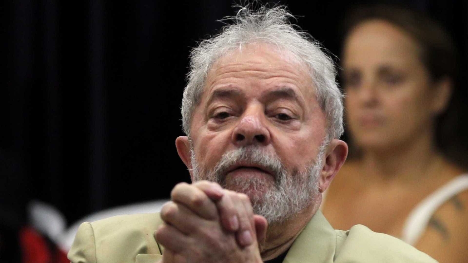 Lula assistiu jogo entre Espanha e Portugal na cela, com advogado
