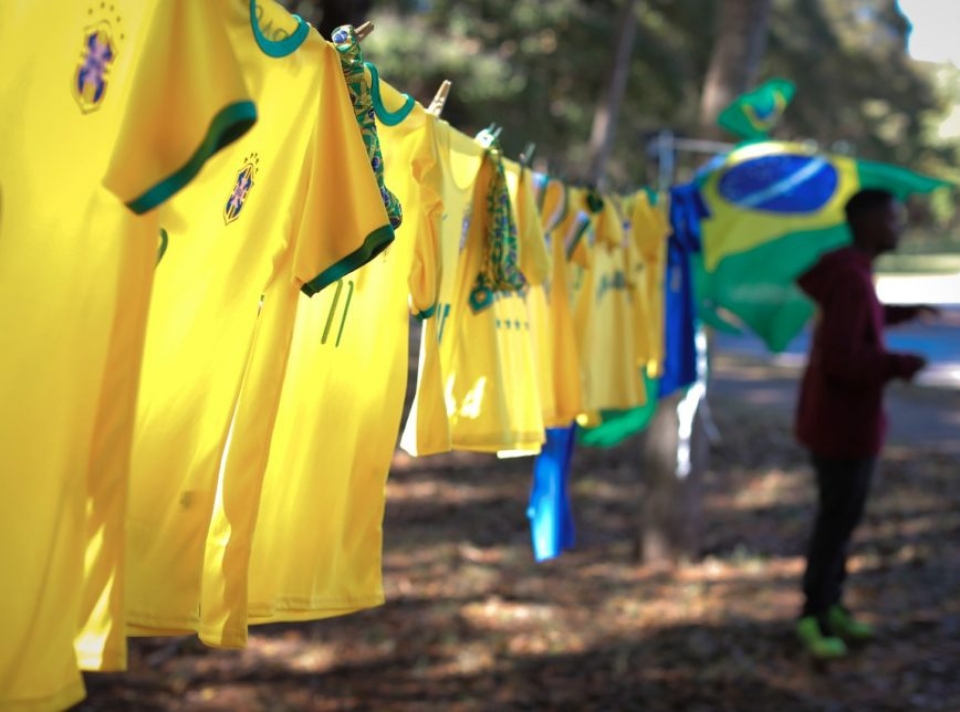Saiba como os políticos torceram na estreia da seleção brasileira na Copa