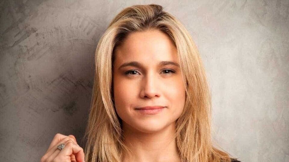 Fernanda Gentil passa mal e não participa de programa nesta segunda