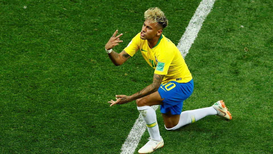 Neymar muda visual mais uma vez; confira