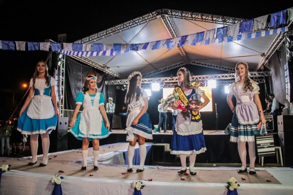 Descendentes europeus realizam 8ª Festa da Cultura Pomerana durante o 37º aniversário de Espigão do Oeste