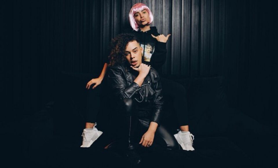 Anitta regrava ‘SHOW DAS PODEROSAS’ com Gloria groove em homenagem ao orgulho gay