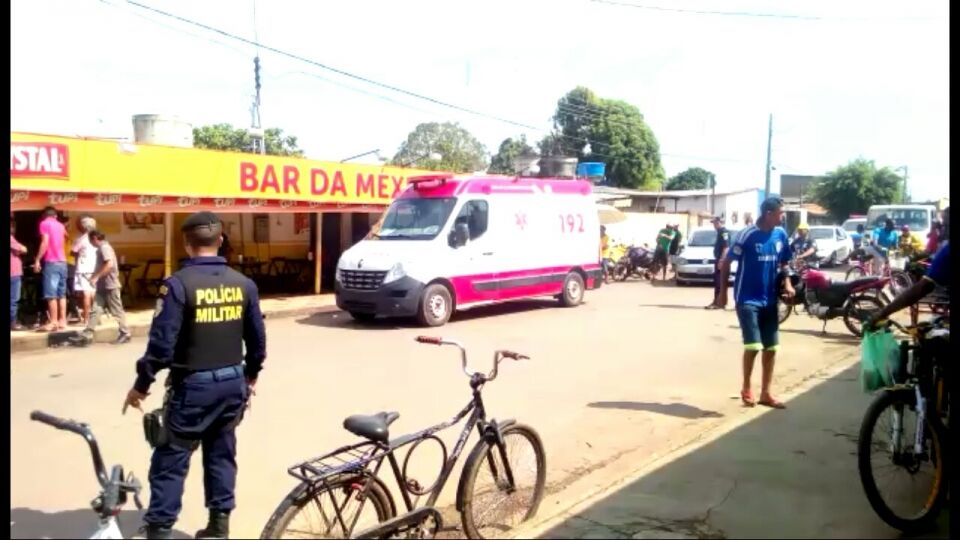 Casal provoca atentado a tiros em bar e fere dois homens