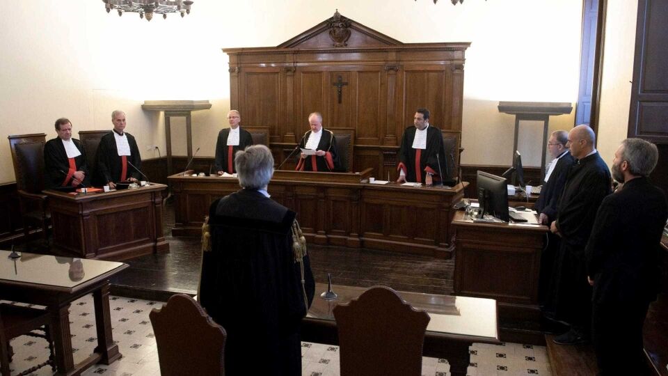 Padre acusado de pedofilia é condenado a cinco anos de prisão