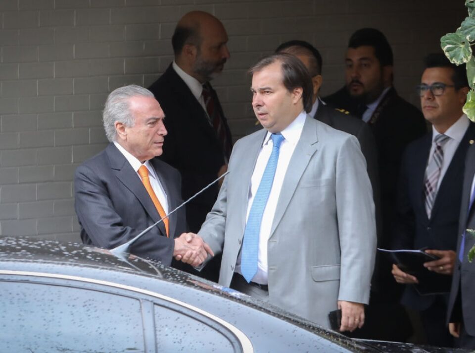 Temer e Maia almoçam em comemoração a batizado do filho do deputado