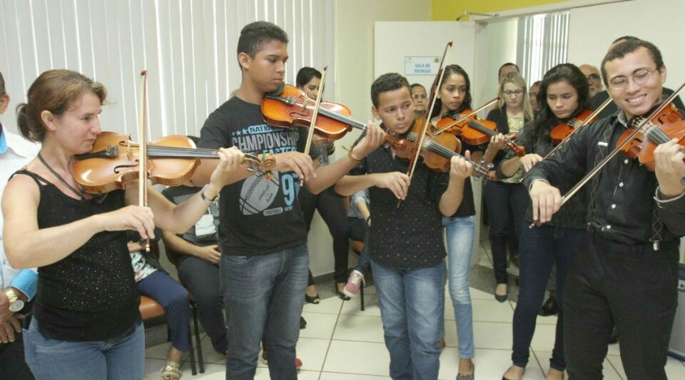 Alunos e professores da Escola Municipal Som na Leste realizam recital temático ‘caipira’, nesta terça-feira