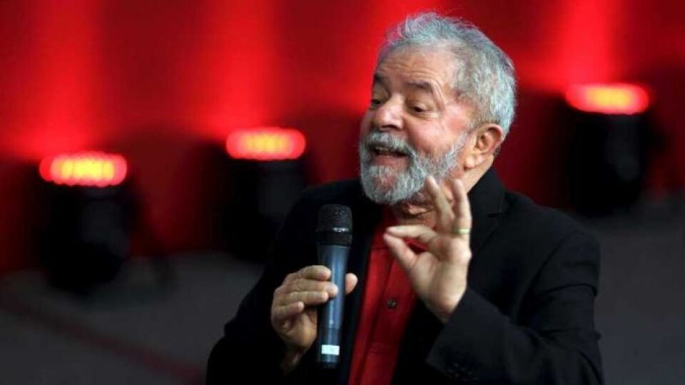 ‘Não sou pombo-correio para andar com tornozeleira’, diz Lula