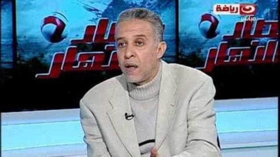 Comentarista de TV passa mal e morre após seleção sofrer gol na Copa