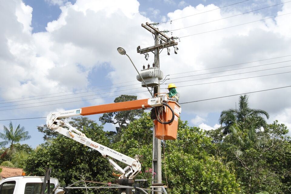 Prefeitura recupera 80 pontos de luz na Comunidade Terra Santa