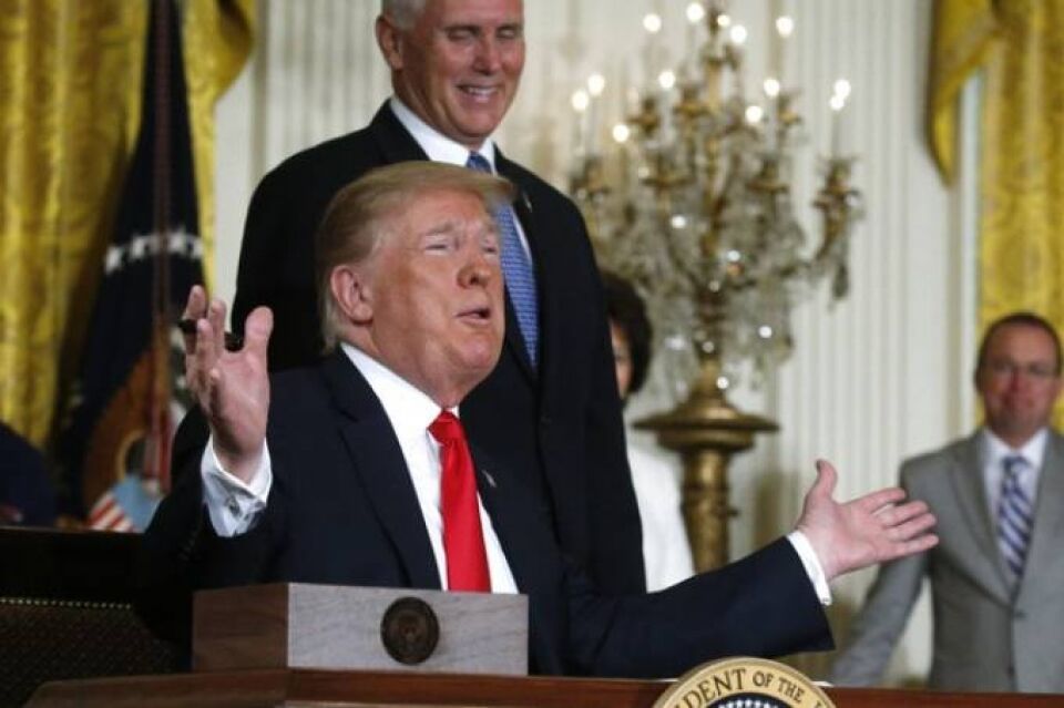 Pence trouxe 4 helicópteros para voar no Brasil