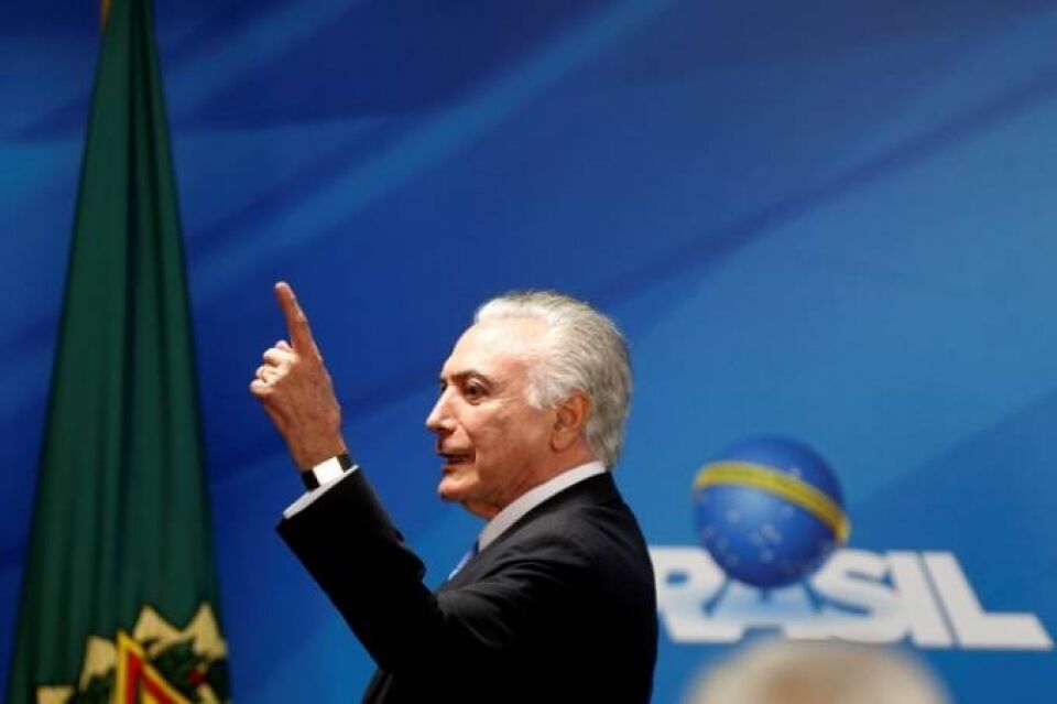 Temer  e vice-presidente dos EUA conversam  sobre imigrantes brasileiros