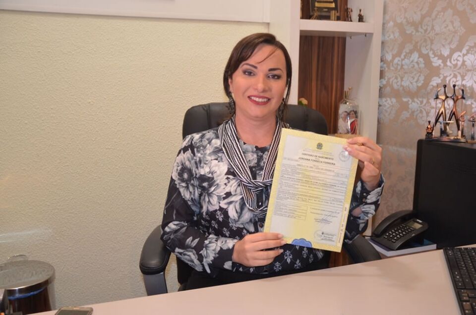 Vereadora transexual consegue mudar o sexo na certidão em Rondônia