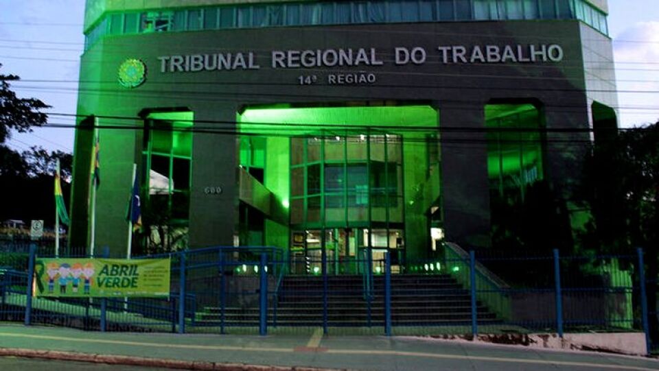 EMPREGO- Tribunal do Trabalho abre concurso para analista