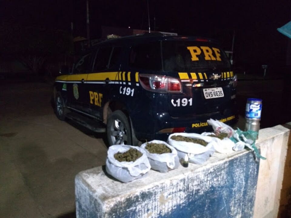 PRF prende três acadêmicos suspeitos de tráfico de drogas próximo a Nova Mamoré