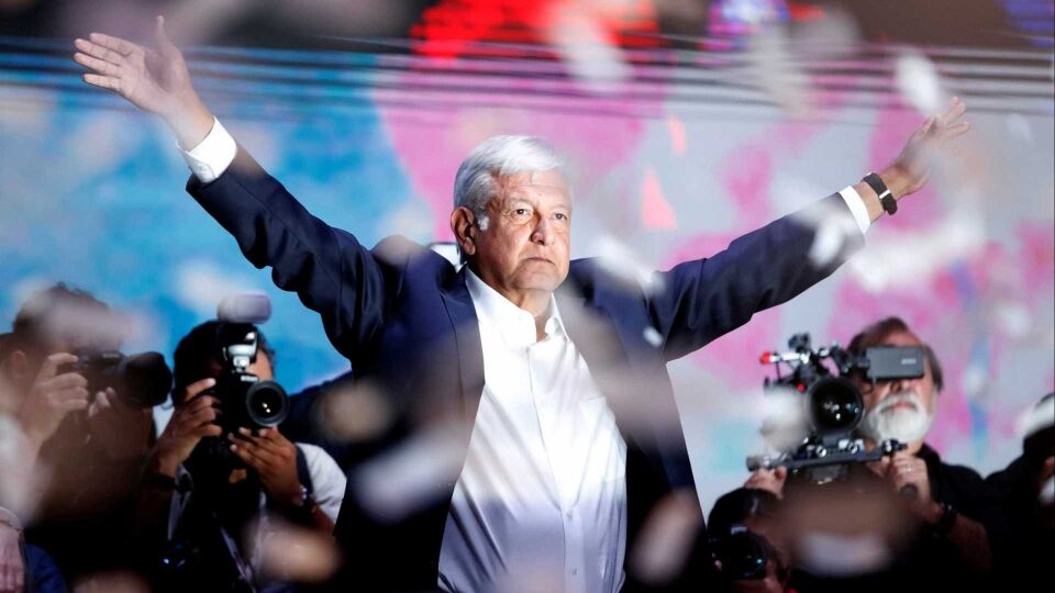 Esquerdista López Obrador tem vitória folgada e é presidente do México