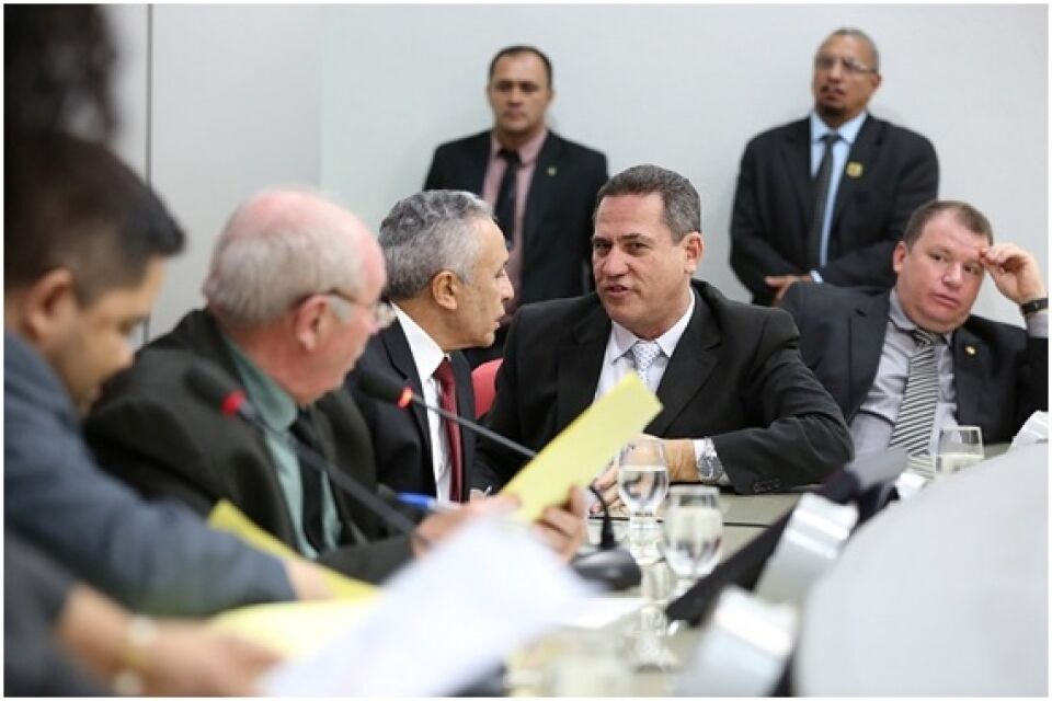 Deputados partem para a campanha. Só voltam dia 1º de agosto