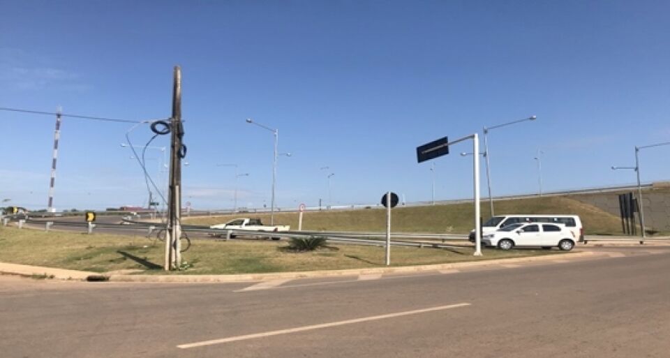 Após furto de fiação, viaduto da Três e Meio em Porto Velho continua às escuras