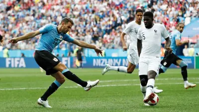 Uruguai e França disputam vaga nas semis